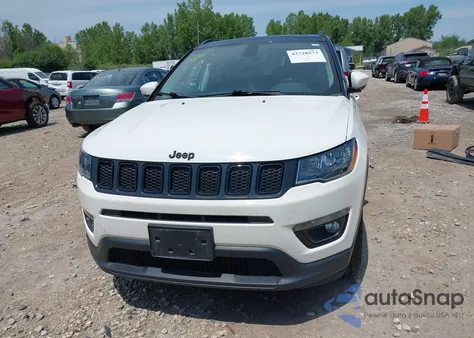 2021 Jeep Compass Altitude 4X4 z USA, uszkodzony, nr VIN 3C4NJDBB7MT593308
